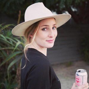 Meet your Posher, Tessie